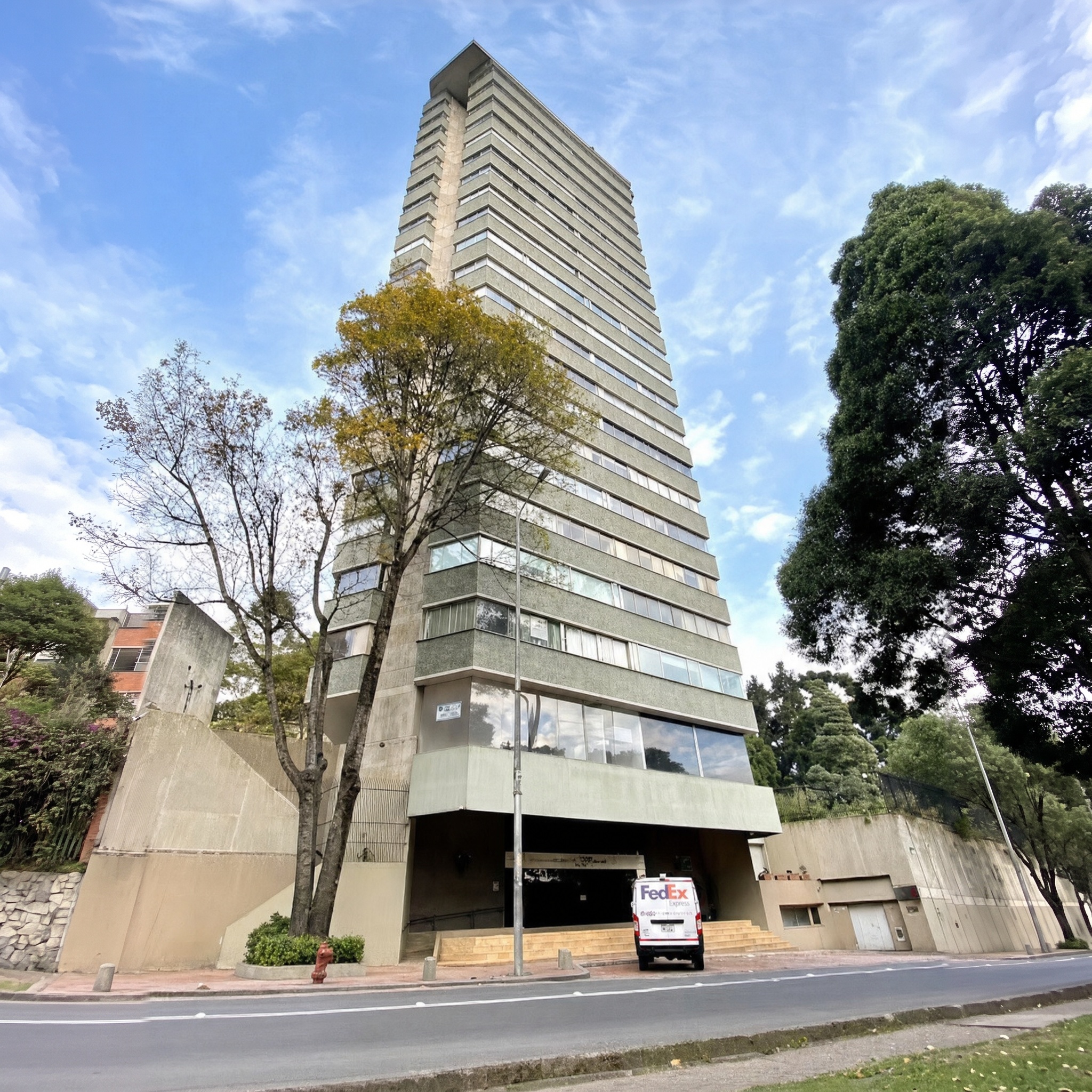 Edificio Torre del Bosque Izquierdo